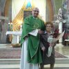 Don Salvatore e Lisa per il suo centesimo compleanno festeggiato nella chiesa di Morciola