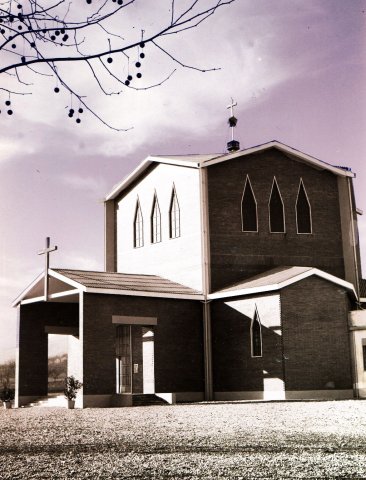 esterno chiesa morciola